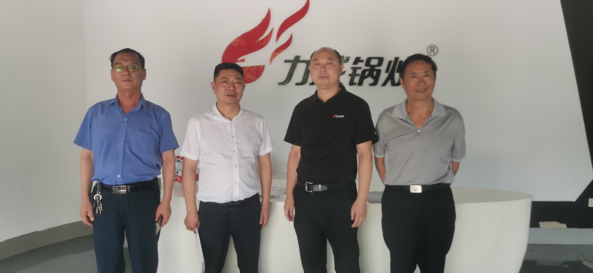 河南省川渝商会常务副会长兼秘书长沈仕伟走访河南力威热能设备制造有限公司